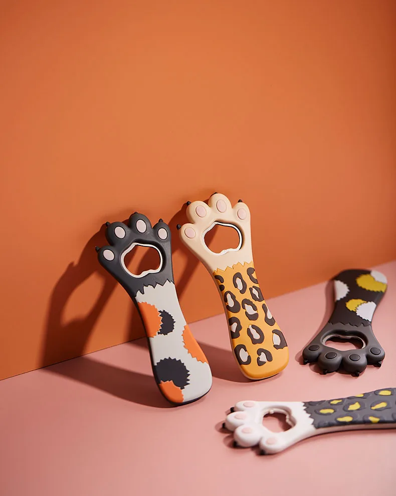 Cute Cat Paw Bottle Opener Magnet,Refrigerator Magnet Silicone Metal Bottle Opener for Beer Coke Bartender Kitchen Barware Metal