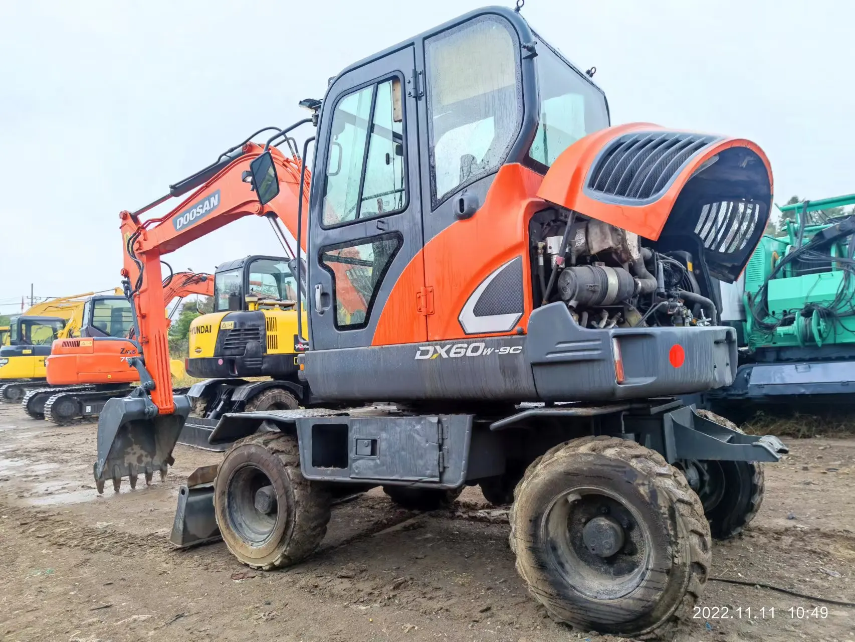 Used Doosan DX60W Wheel Excavator For Sale low price and good quality in good condition