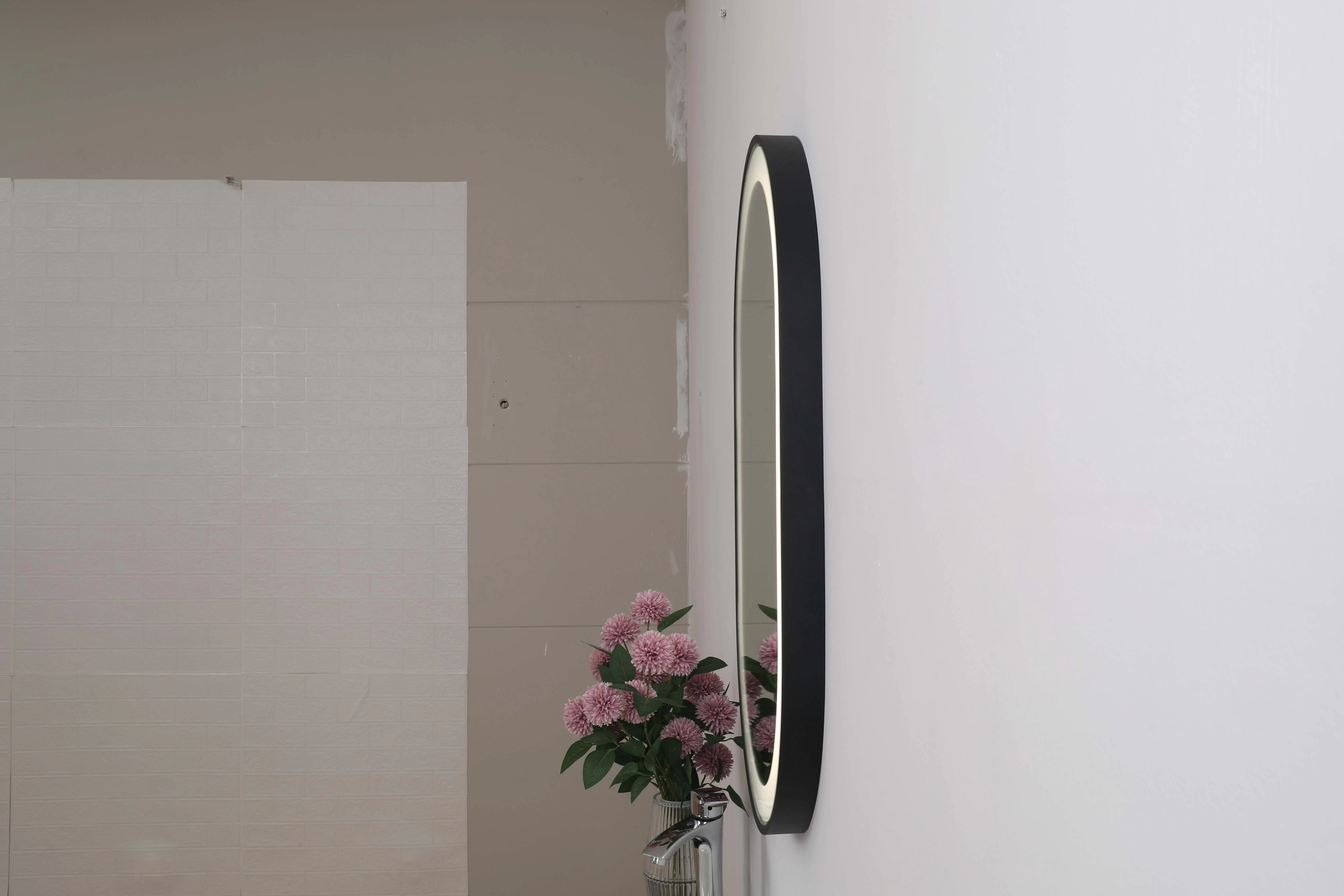 
UL List 3000K Warm Light Rail Style Aluminum Black Frame Touch Screen LED Backlit Bathroom Mirror For Hotel Using 