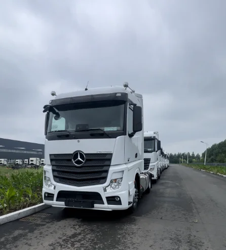 Высококлассный трактор для тяжелых грузовиков 4x2 6x4 6x6 вариантов приводных колес дизельный автоматический быстродействуемый редуктор Euro 6 Новый б/у