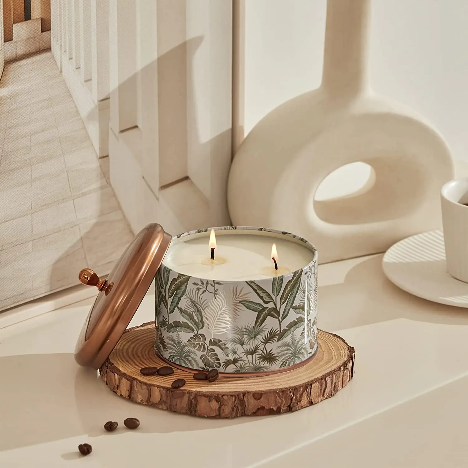 Custom pattern/size/package deluxe metal canister/lid scented candle Factory direct sales professional candle supplier