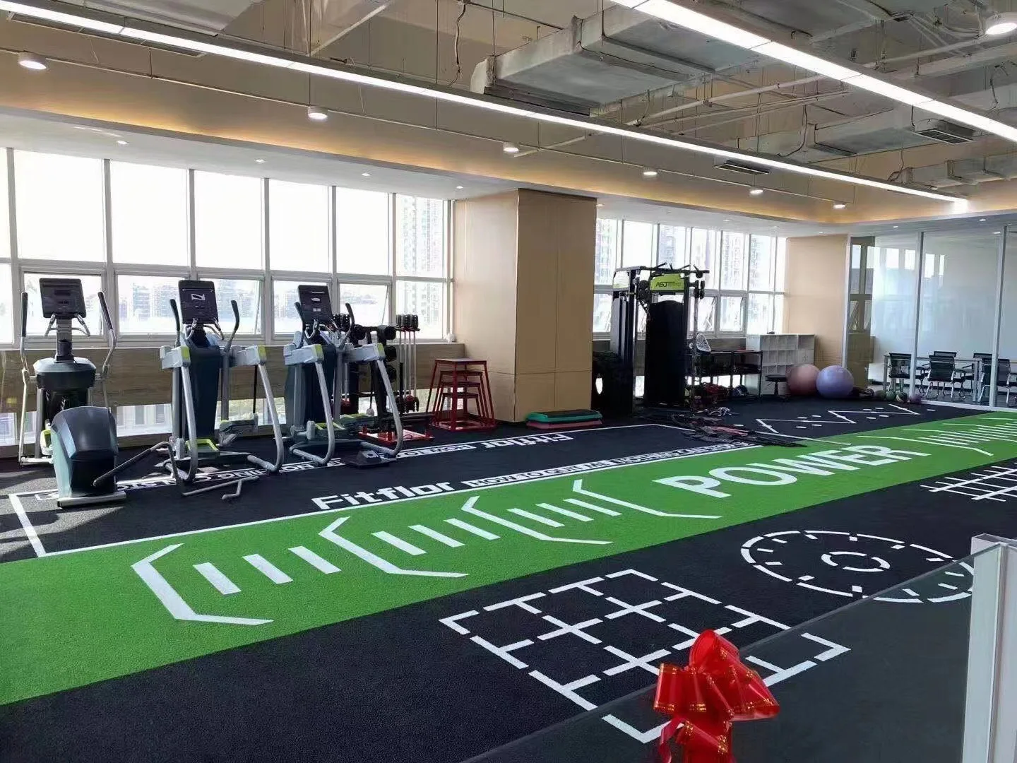 Encuentra los pisos de goma aqui / bajo precio Todas Web / gimnasio Rubber met