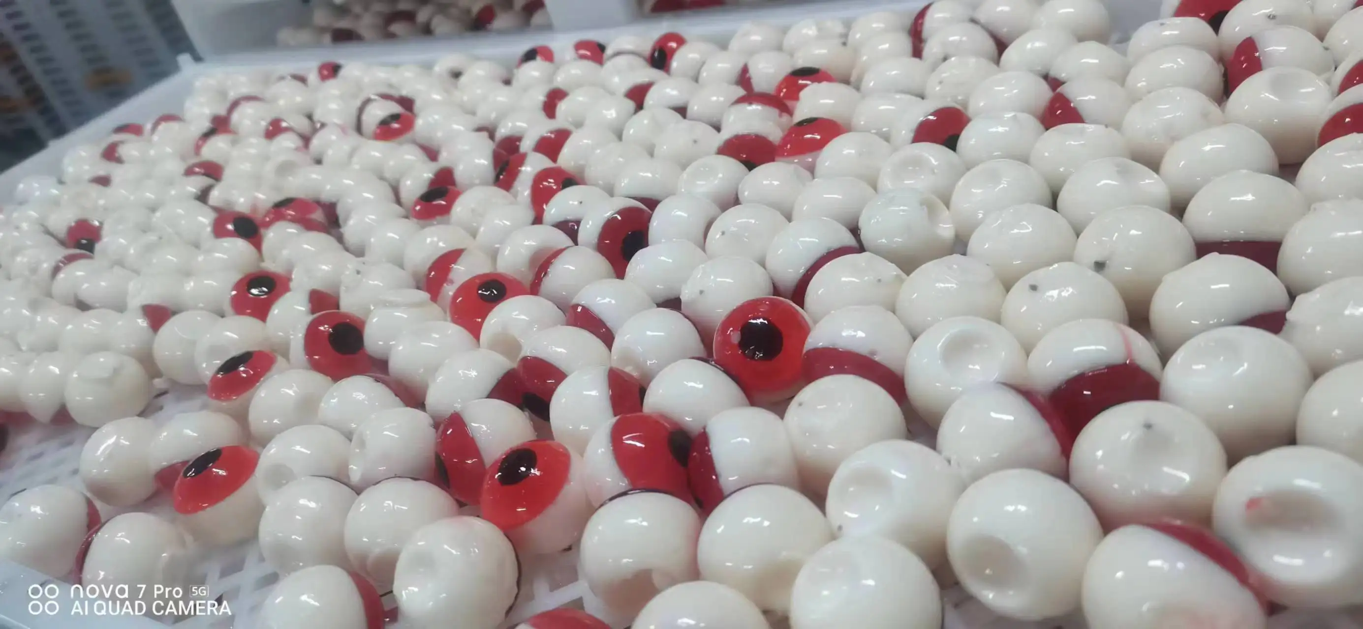 Hot Selling Fruit Flavored Jam Filled Bonbon 4D Gummy Eyeballs Candy Gummy Ball Jelly