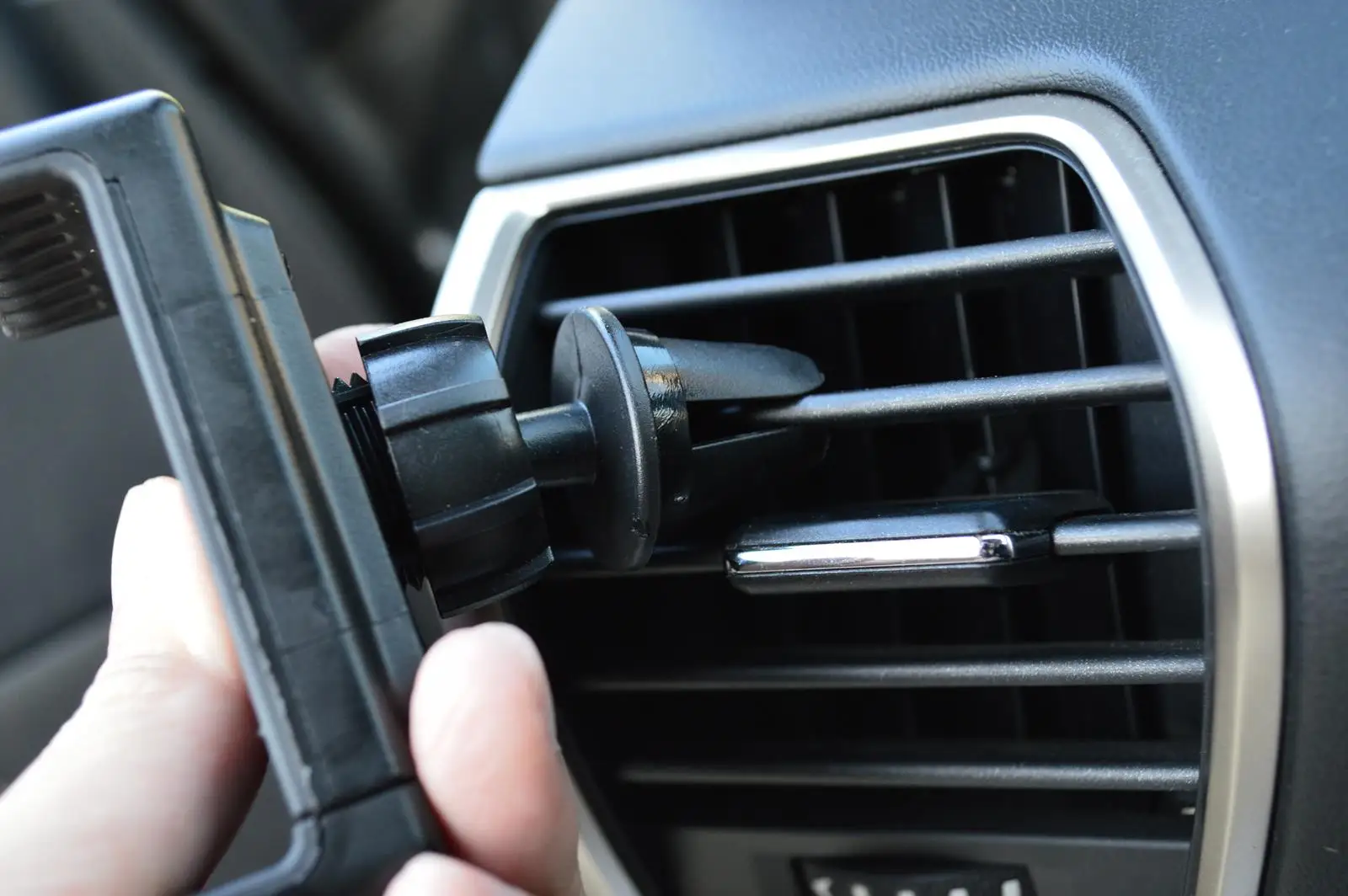 
360 Roating Car Air Vent Mobile Phone Holder 