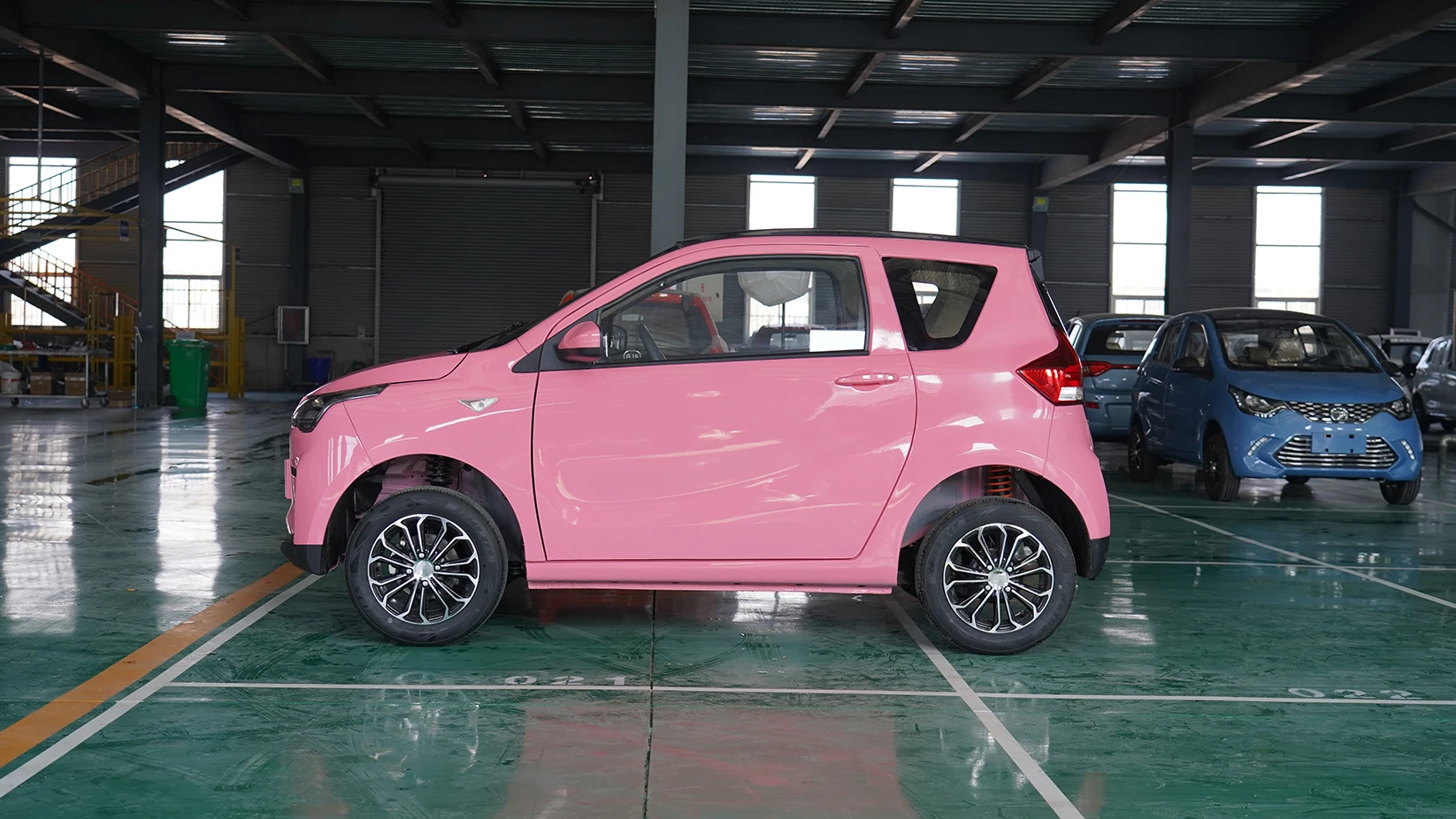 Solar 2  high speed electric car hot sell in the market brand cars automotive