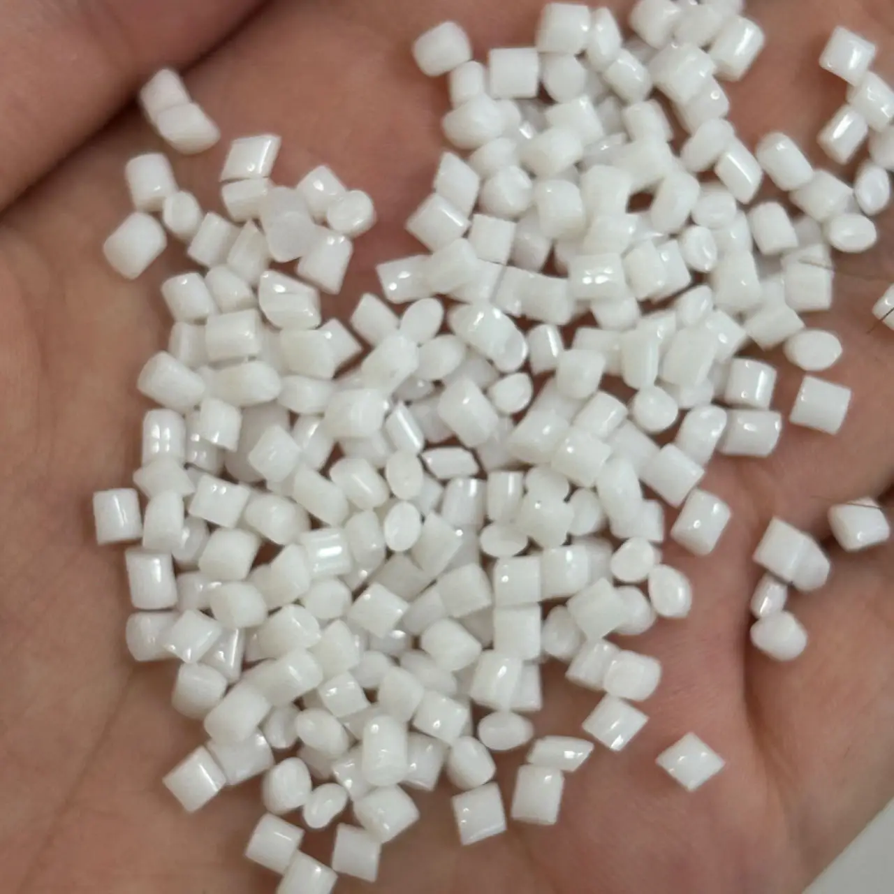 PBT 436 Polybutylene Terephthalate granules  electrical connector polycarbonate powderimproved flowability hydrolysis stabilized