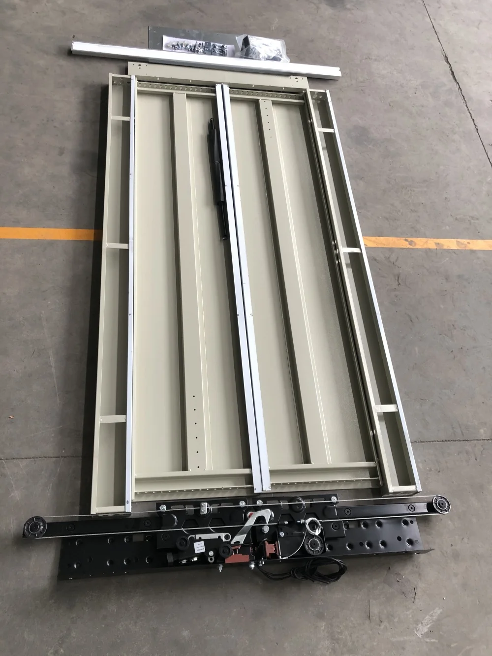 Zowee 304 stainless steel center open 800mm elevator door with hanger set china passenger elevator door