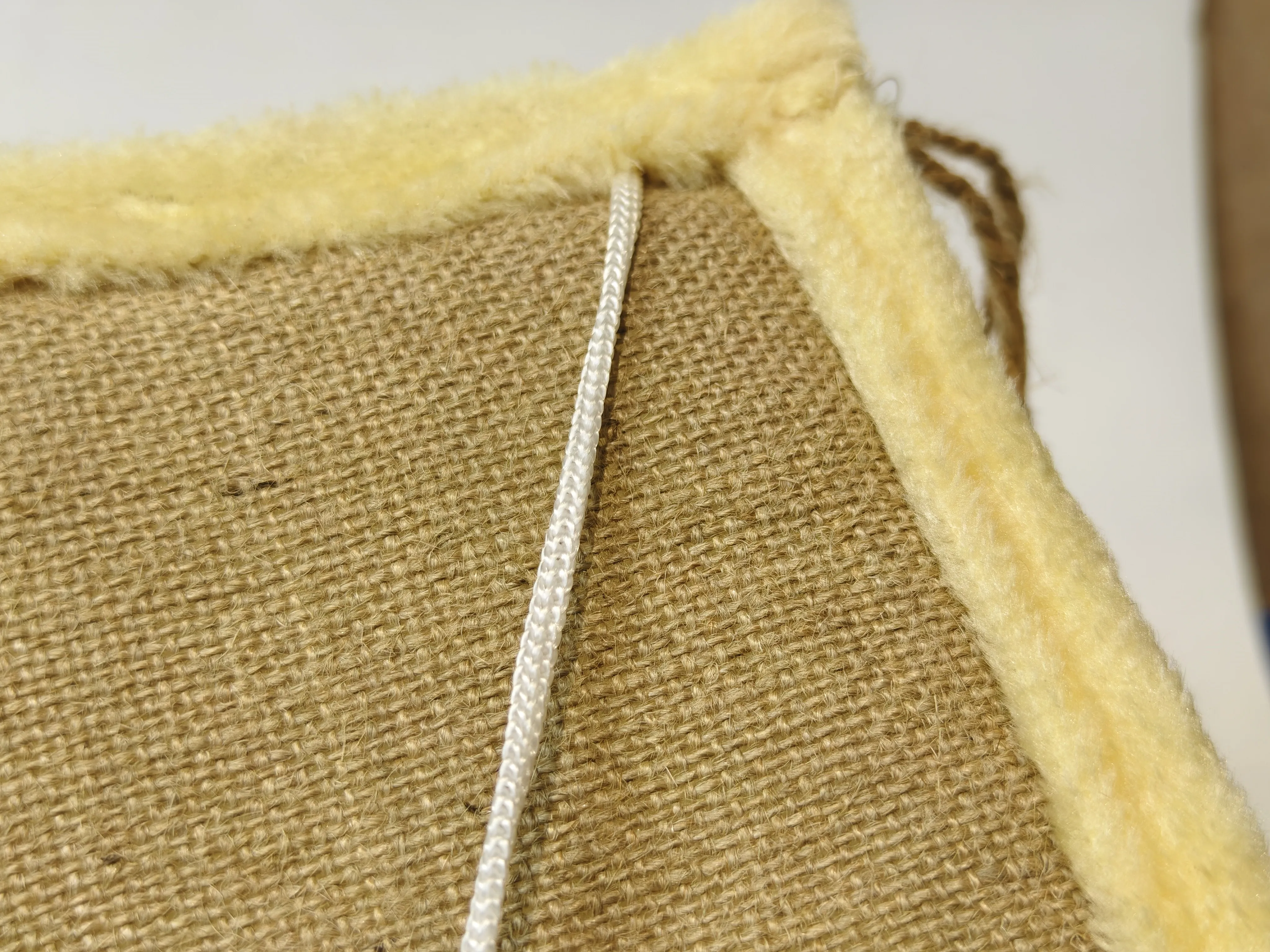 Cat litter cat scratching board with no crumbs scratch resistant wear-resistant jute  pet mat