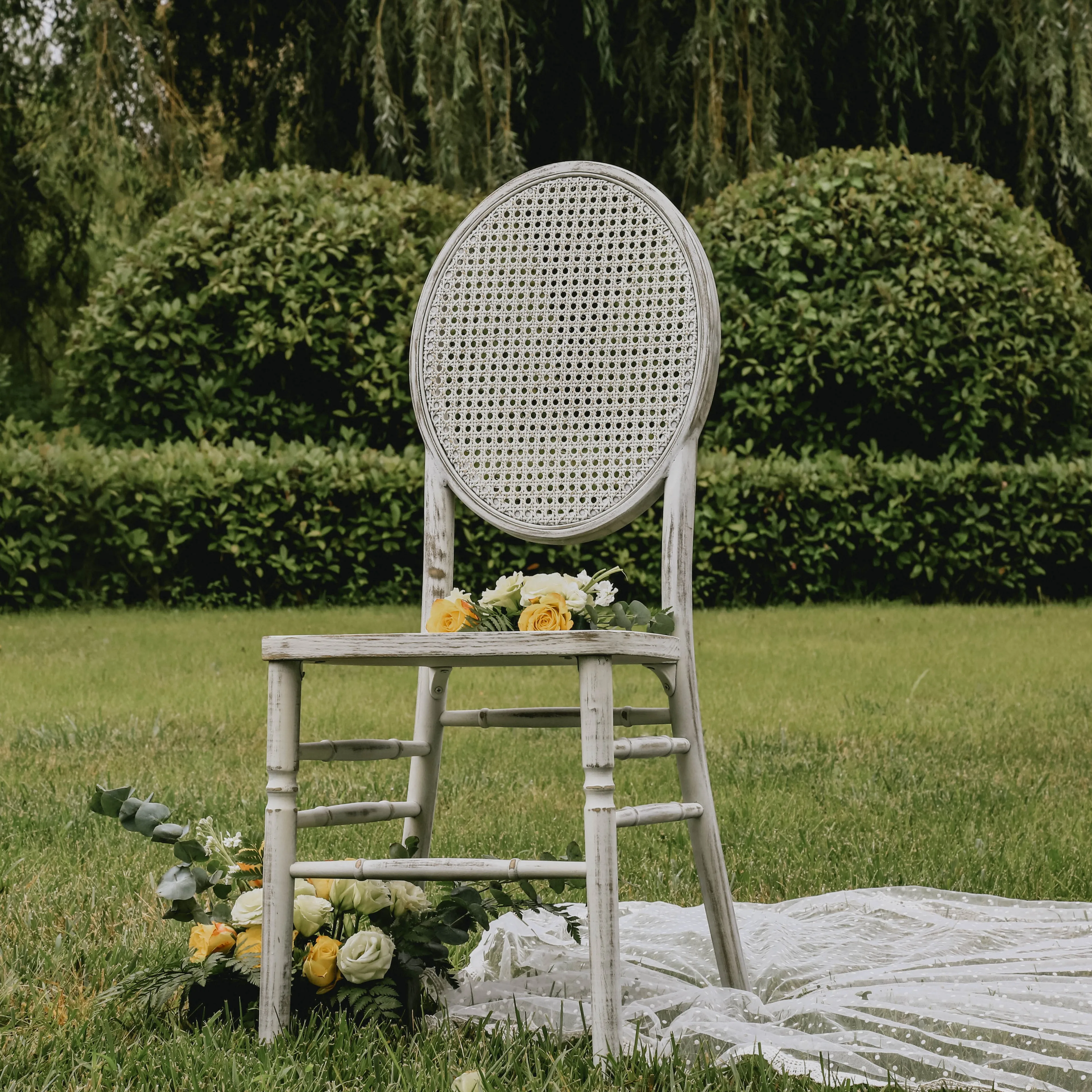 Hot Sale Wooden Vintage Antique Dining Chairs for Rental Party Events