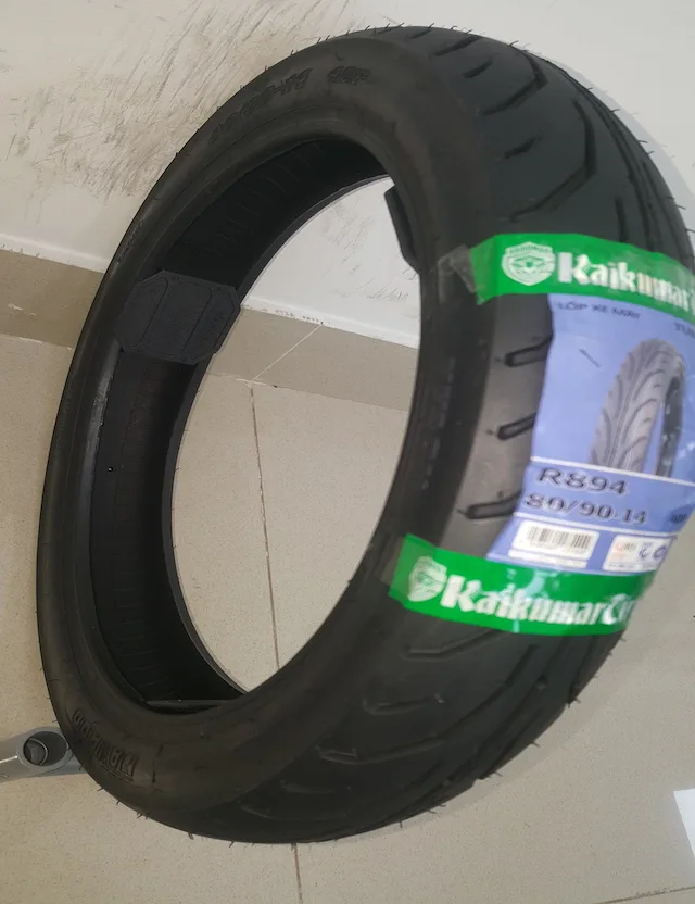 
Viet Nam factory wholesale cheap SCOOTER MOTORCYCLE TIRE 