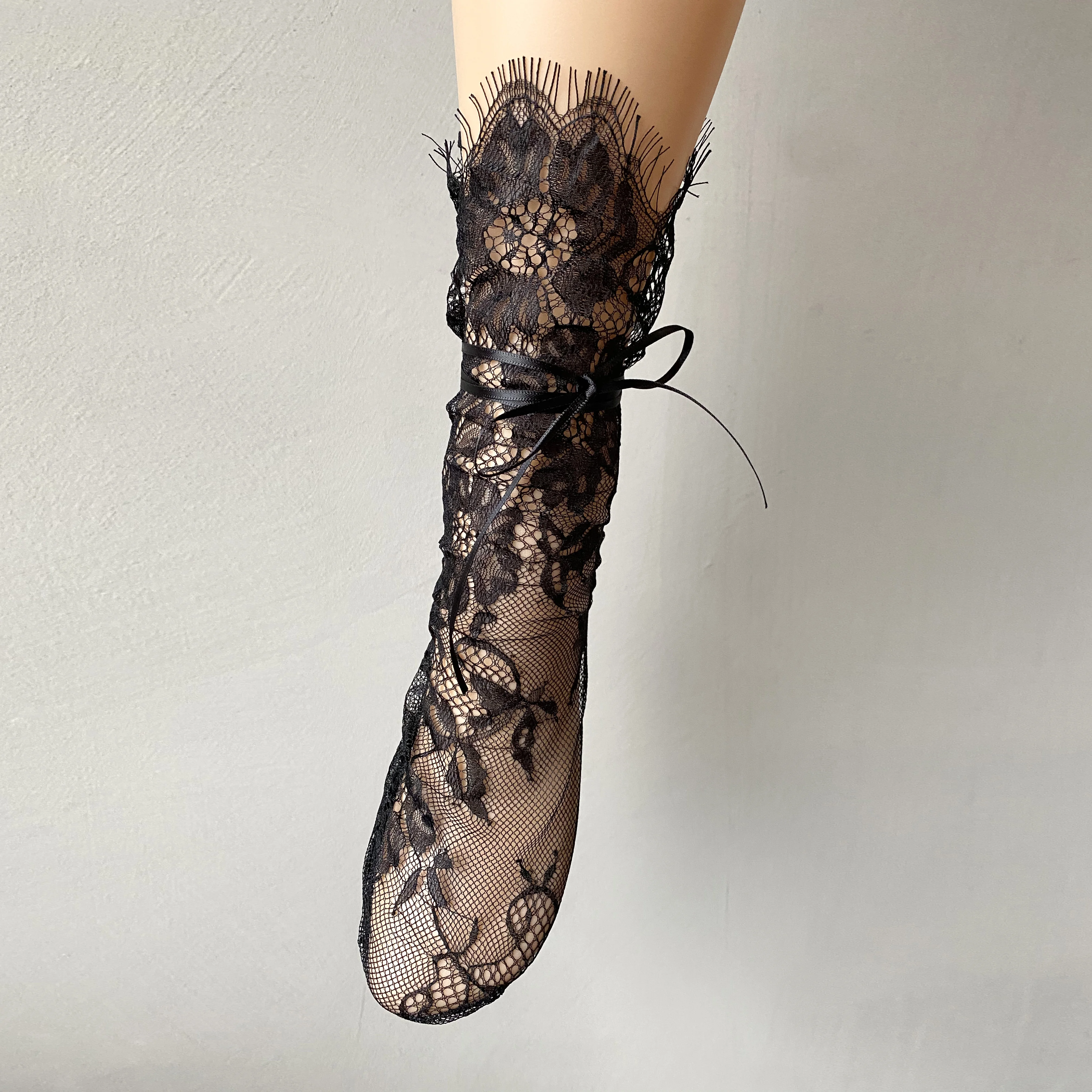 High Quality Ultrathin Design Girls Slouch Socks Sexy Ladies Lace Custom Colours Loose Socks