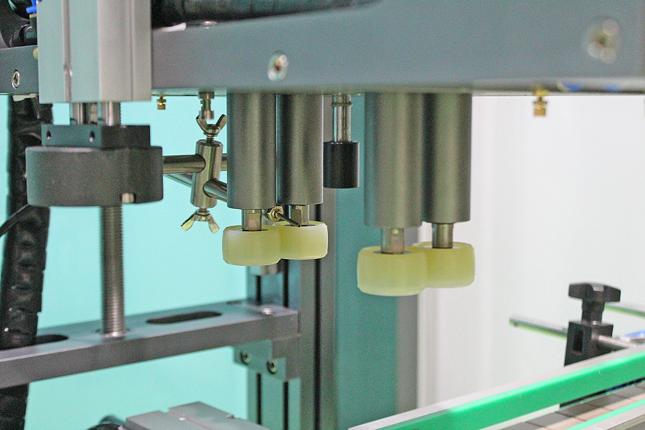 Full automatic single head liquid quantitative filling capping machine plastic bottle filling capping machine