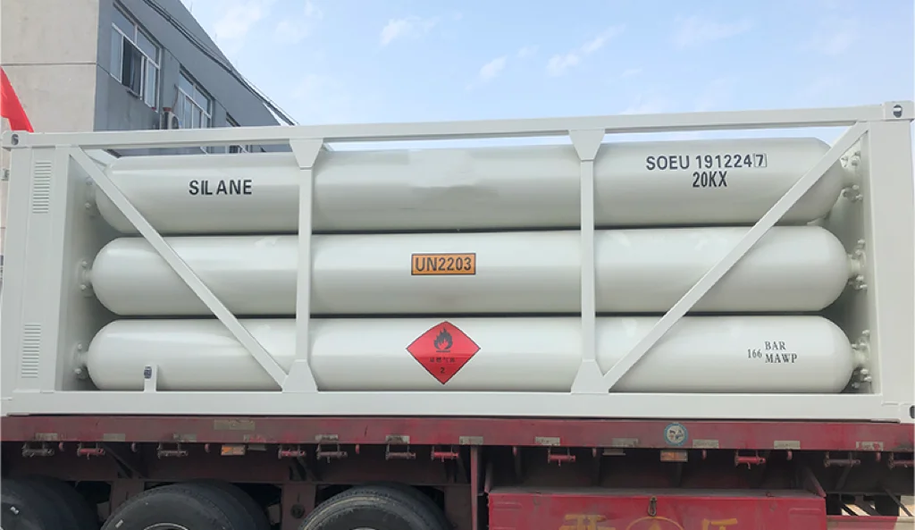 Large volume storage tanks for high-pressure storage of long-distance hydrogen transportation