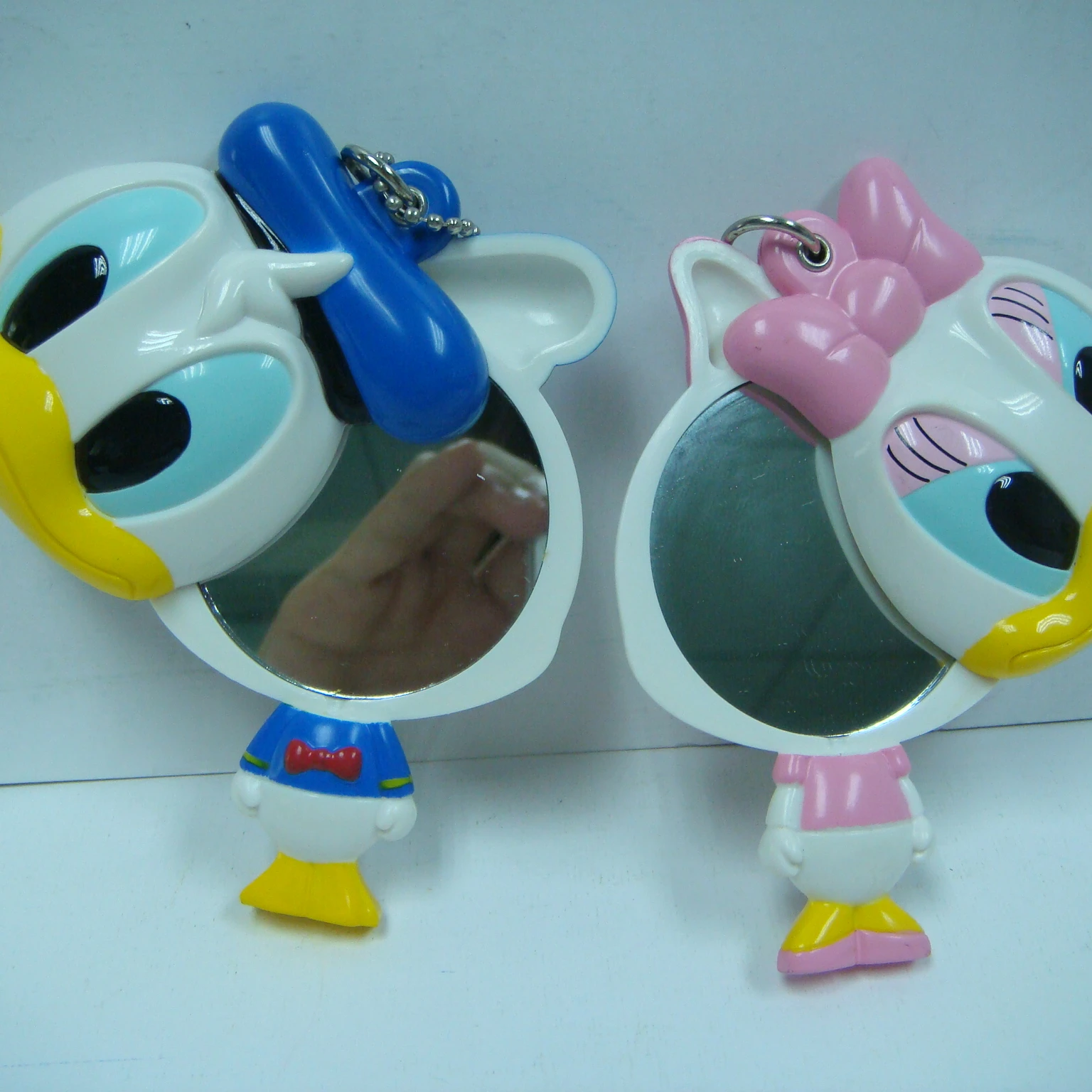 BSCI factory Pocket Mirror Cartoon Character Duck Character Plastic Makeup Mirror Key Ring