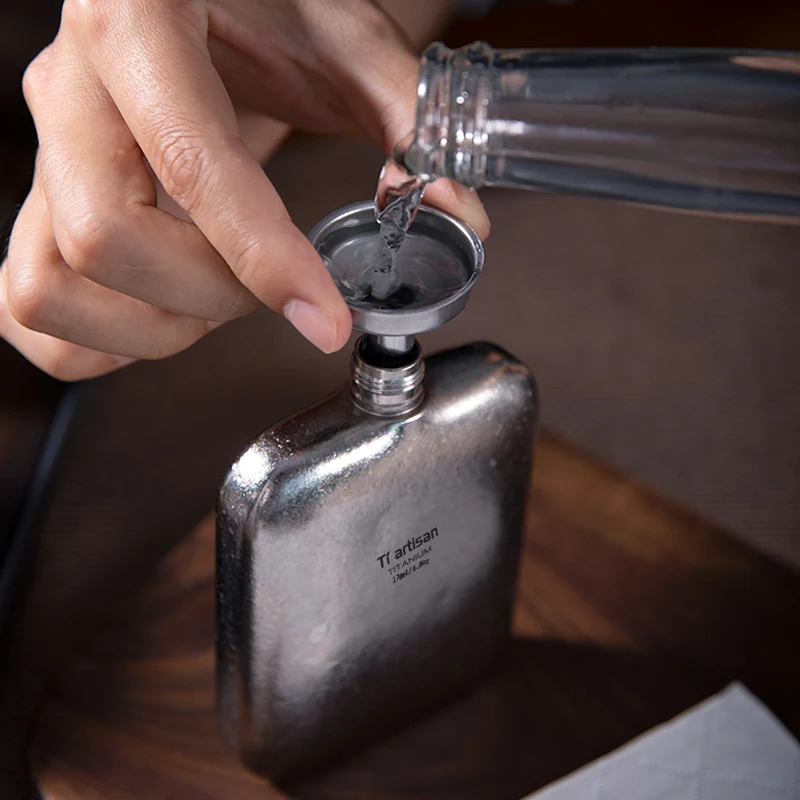 Titanium Hip Flask 170ml/5.7 fl oz,230ml/7.8 fl oz Pocket Hip Flask Alcohol Whiskey camping accessories