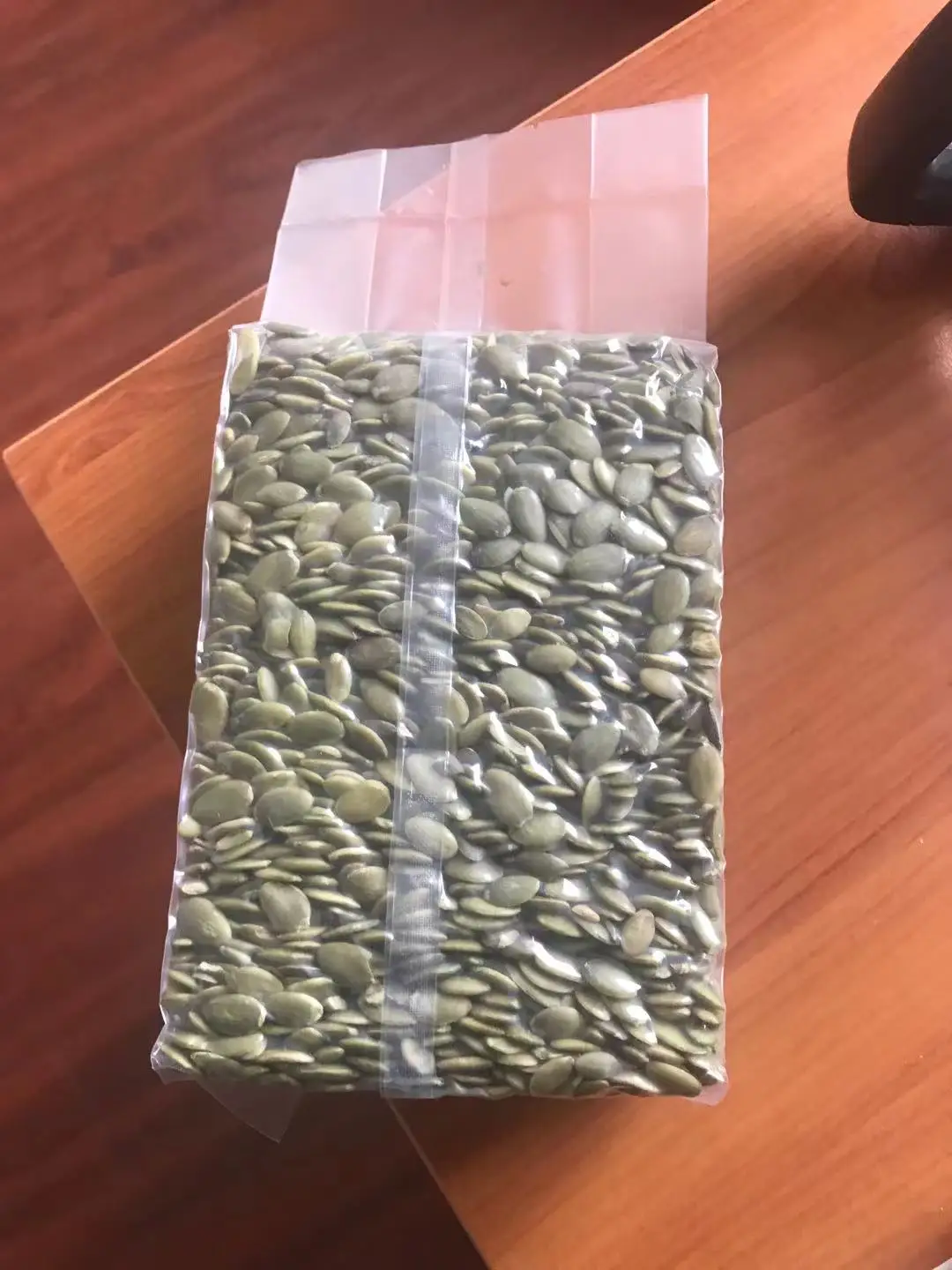 Halal Certificate Pumpkin Seeds Shine Skin Pumpkin Seeds Kernels Grade AA For Mix Nuts Wholesale Cheap