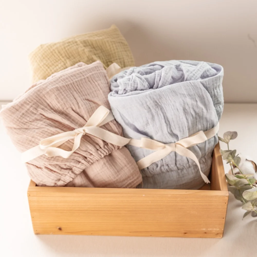 Quality made soft and breathable cozy muslin crinkly gauze newbron baby bed fitted cotton sheet