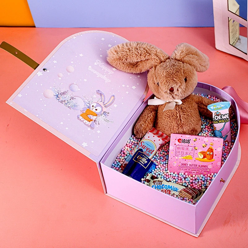 custom pattern and logo cartoon Dream House gift baby one month back gift box candy packing boxes