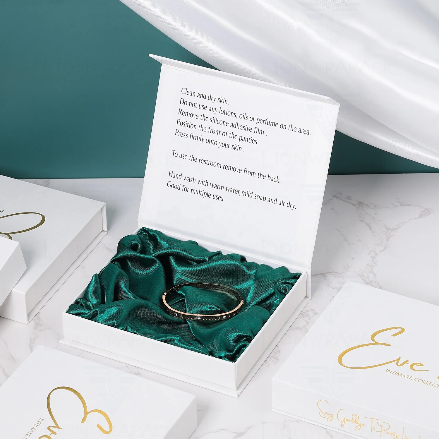 Custom hot stamping logo EyeShadow Mascara False eyelashes packaging white book shape gift wig magnetic box with satin lining