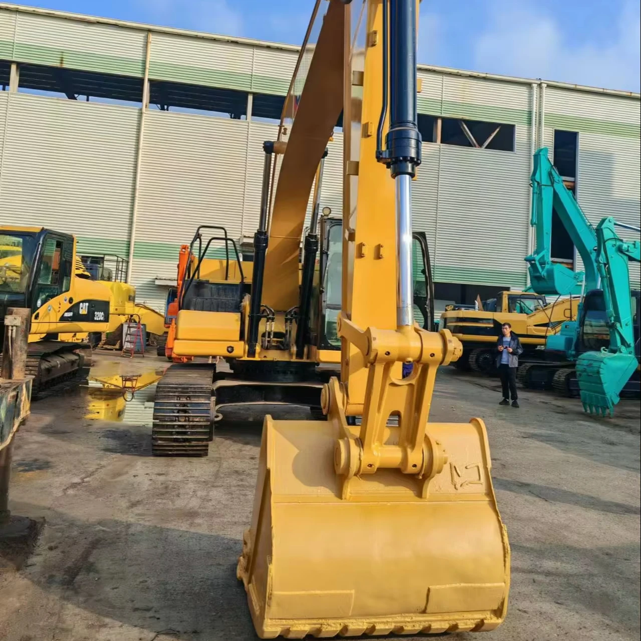 Cheap Price Used 310 320 330 Caterpillar Crawler Excavator in Great Condition Ready to Ship