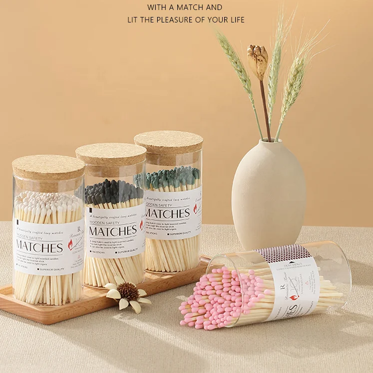 Ароматерапия свечи сочетаются с длинной бутылкой старые цветные головки художественные инструменты