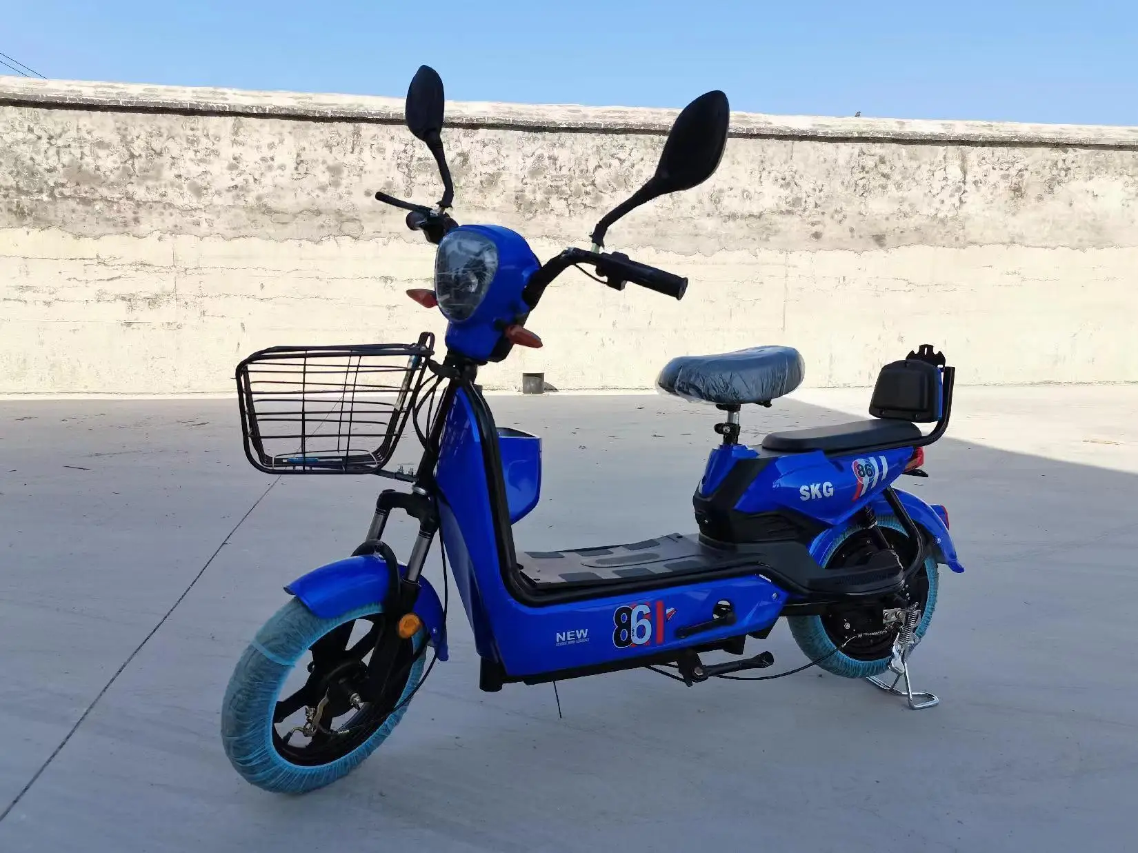 Electric Bicycle Battery Hot Sale 48v 1500w Electric Bike Shock-absorbing Tires Cheapest Electric Bicycle