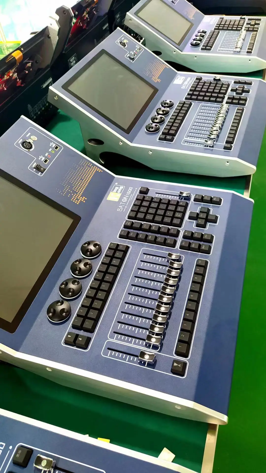 King Kong Baton 1600 Professional Lighting Controller