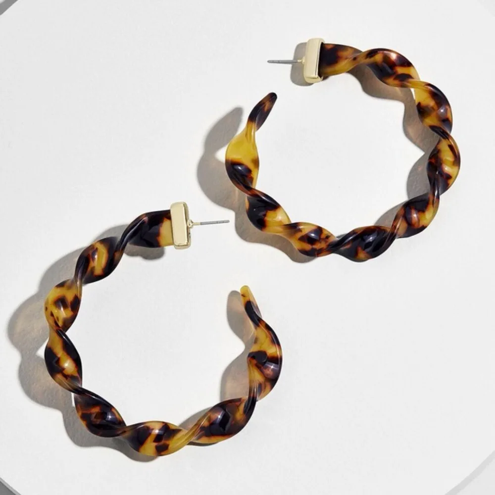 Fashion Women Jewelry Exaggerated Twist Spiral C shaped Tortoise Shell Resin Large Size Acrylic Acetate Stud Pin Hoop Earrings