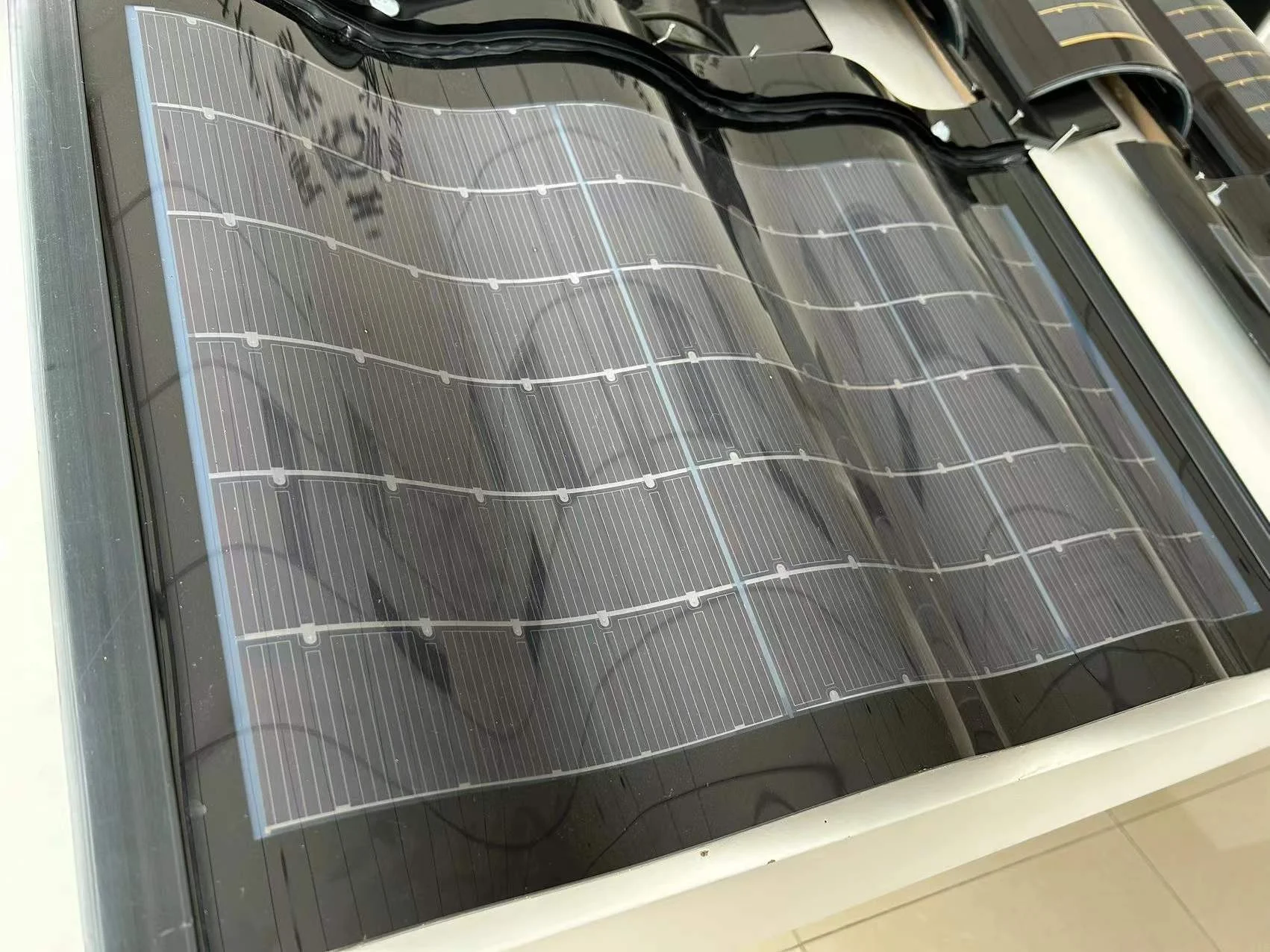 Wholesale 30w 9v Black Red Green Solar Panels Thin Film Solar Roof Curve Cigs Curved solar panel curved solar roof