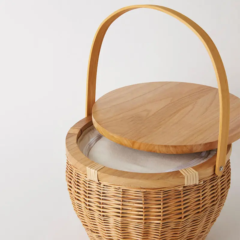 BR Wholesale Outdoor Vintage Wicker Storage Large  Beach Picnic Rattan Baskets with Insulated Ice Cooler for Food Drinks Food