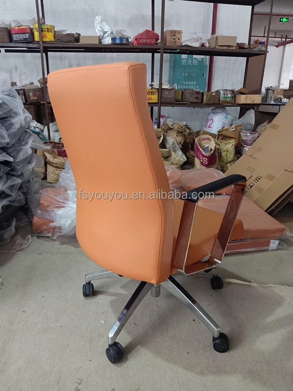 luxury Pu Leather manager chair middle back swivel chromed leather chair soft pu pad armrest leather office Chairs