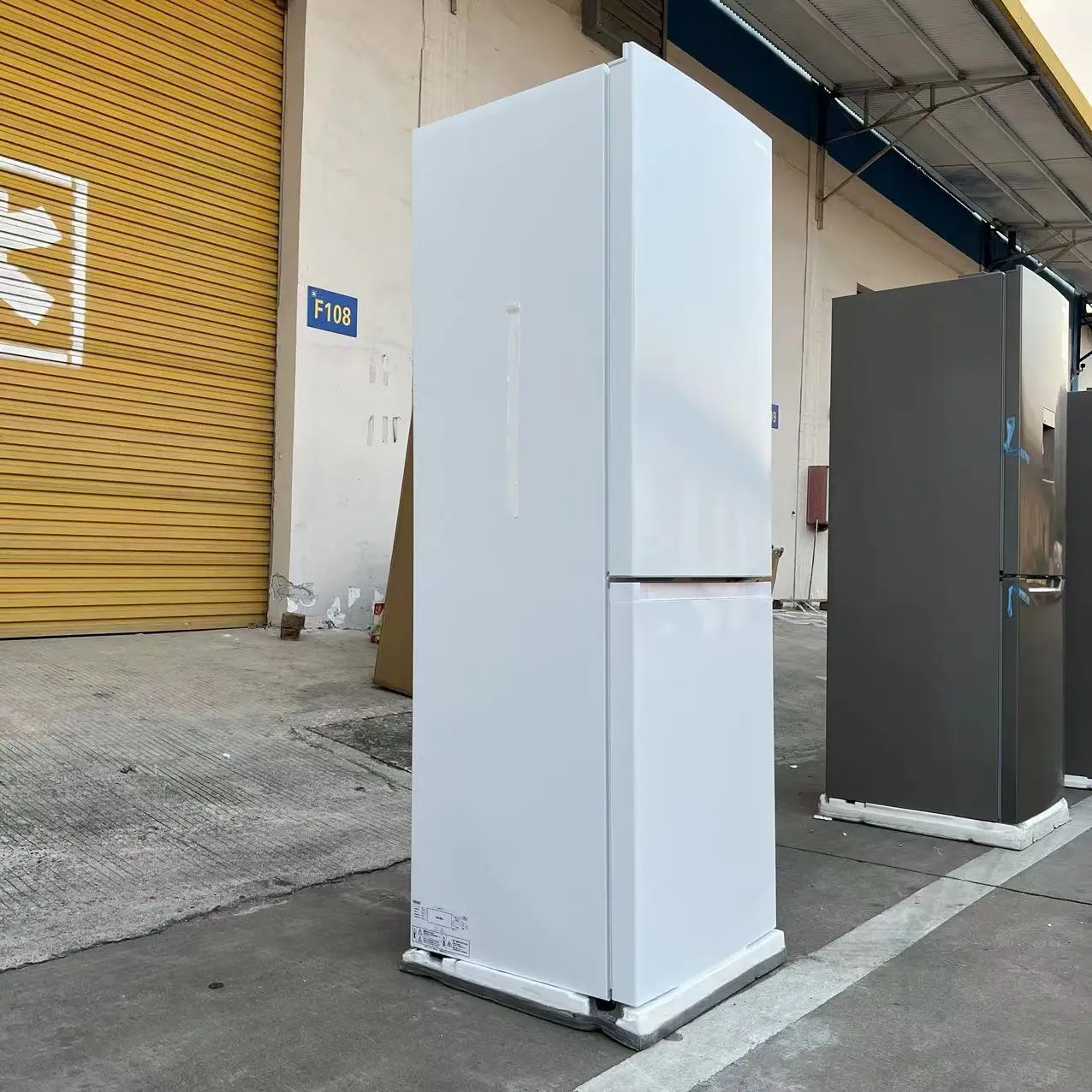 110V home refrigerator upper and lower door free standing BCD-300L air cooled two doors refrigerator cheap price Japanese made