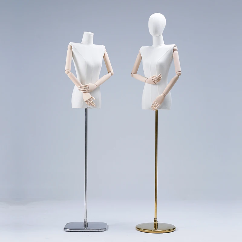 Модель женская льняная без подлокотников с квадратным основанием из нержавеющей стали