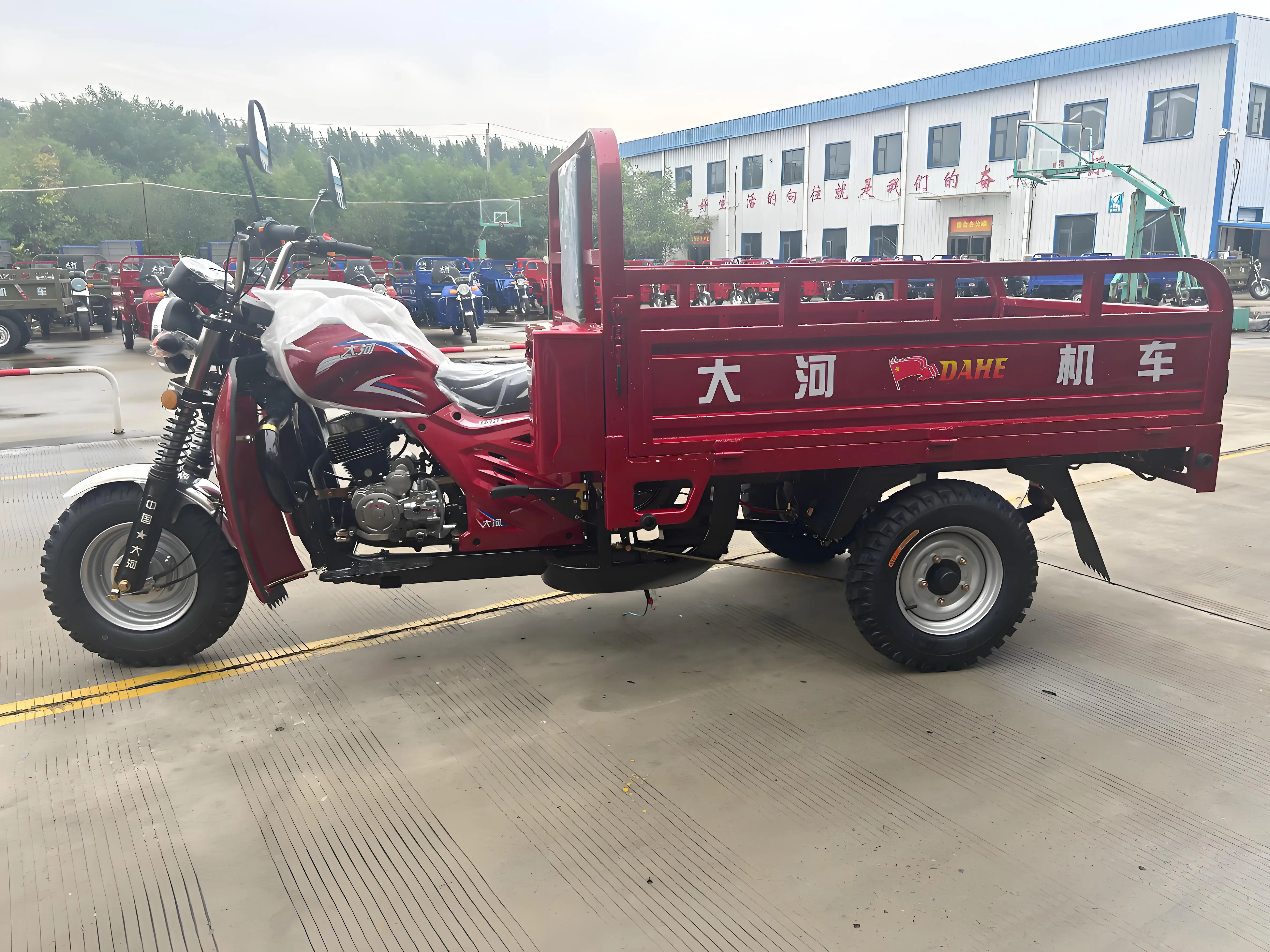New Style 150cc Tricycle Passenger And Cargo Tricycle Motorcycle Fuel Gasoline 3 Wheels Motorcycle Gasoline Cargo Tricycle