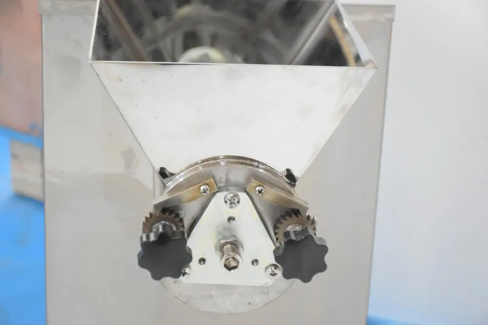 YK-60 Pill Tablet Press Pharmaceutical Pellet Powder Granular Machine