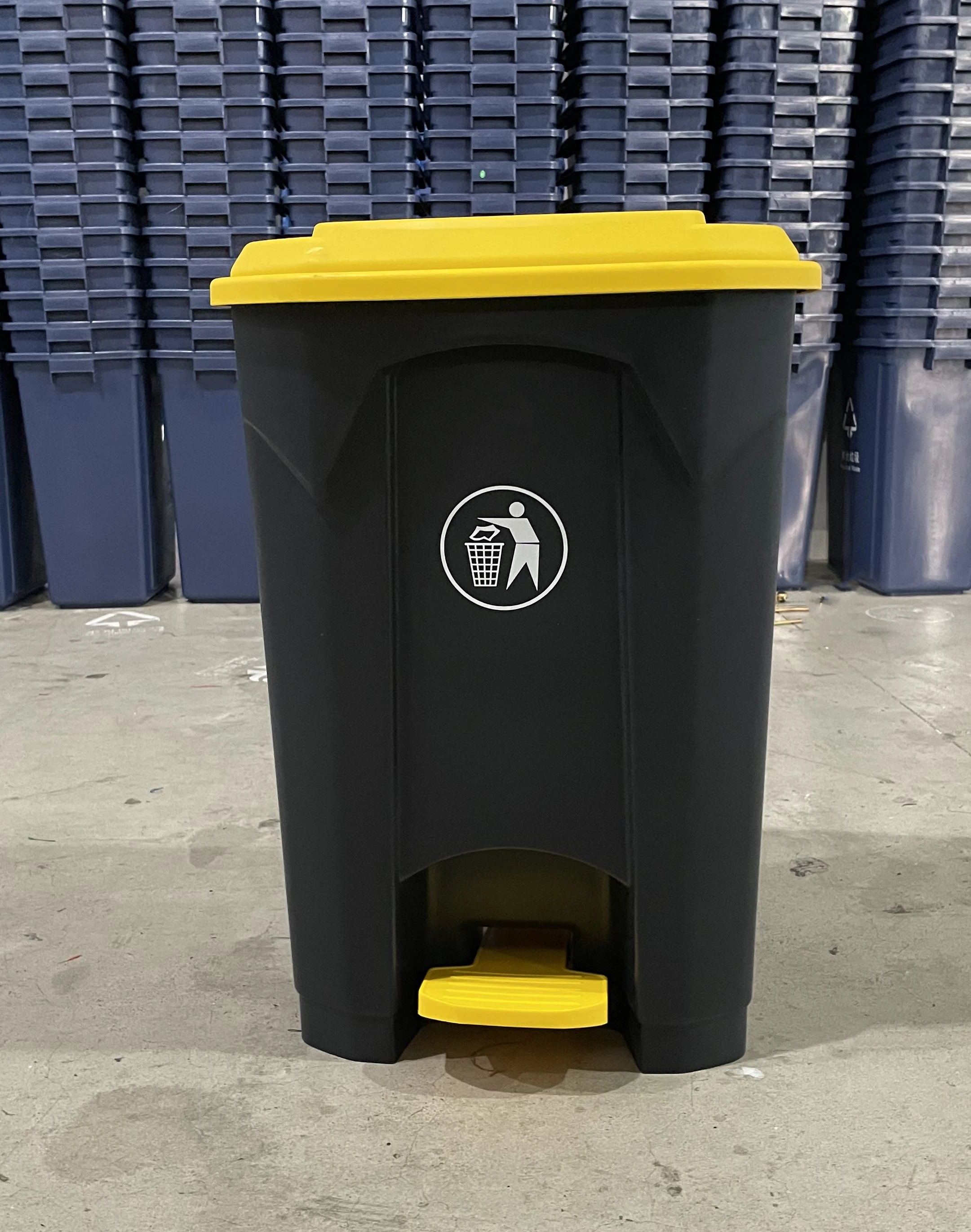 Hot selling 50 liter restaurants bin  pedal bin sanitary pad bin