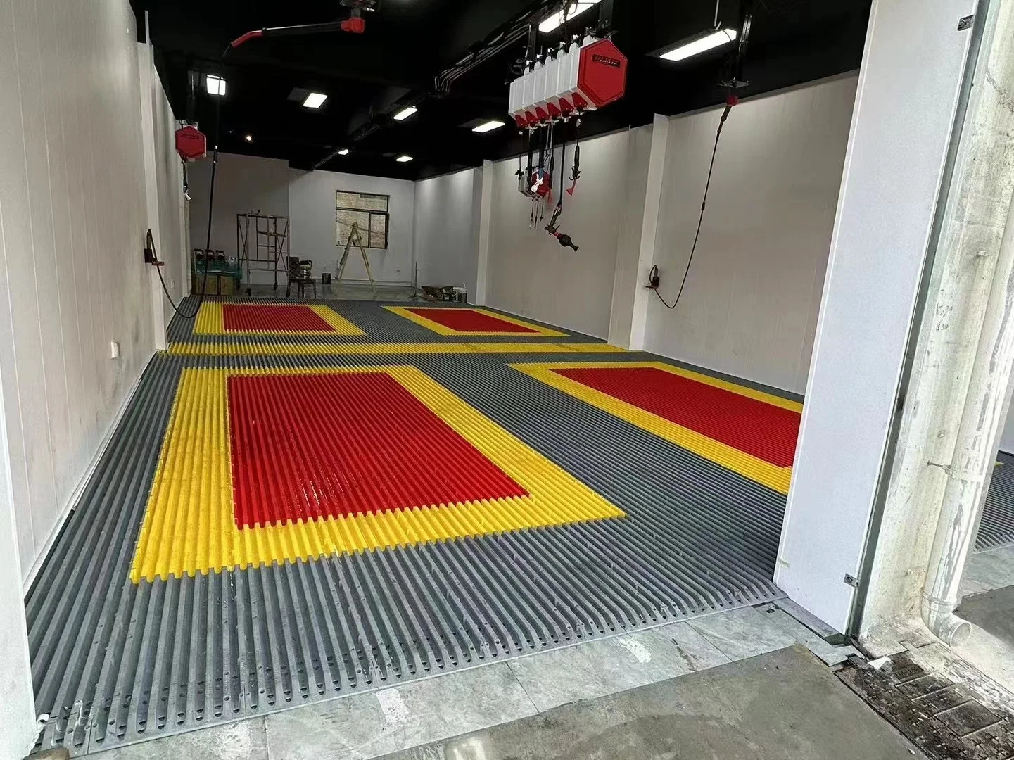 Quickly Assembled 40mm Slope Edge Strip Modular PP Plastic Flooring Ground Grille Wrap Edges Mat Connector for Car Wash Corner