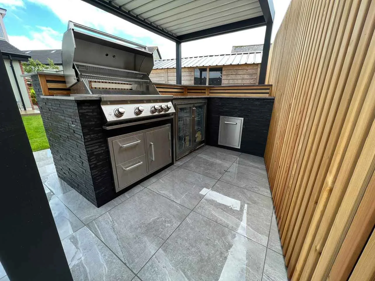 Professional BBQ Island Outdoor Kitchen Grill With Fridge and Bar For Outdoor Use