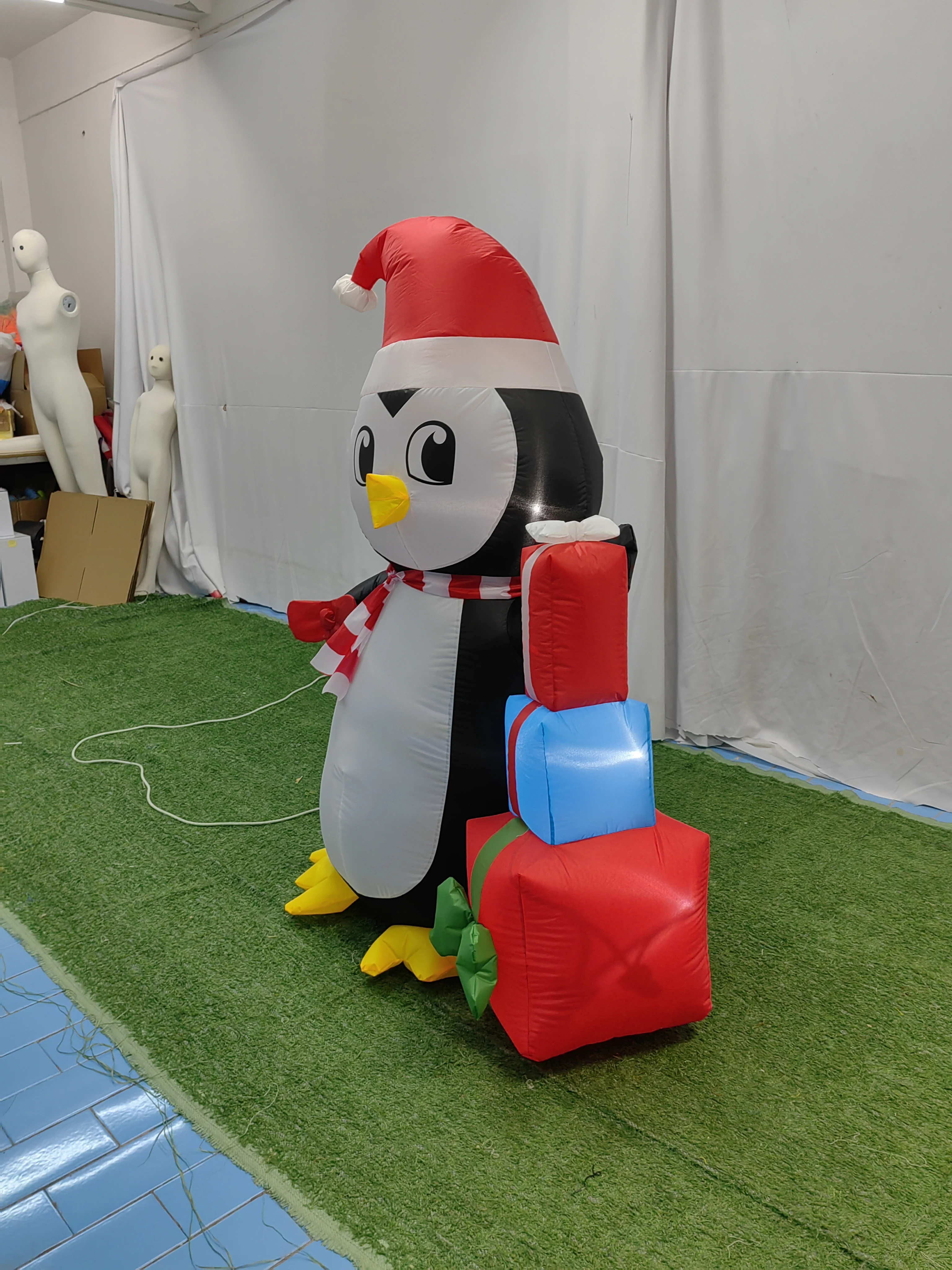 New Design Inflatable Christmas Decorations Outdoor Indoor Blow Decor With Light Gift Box Set