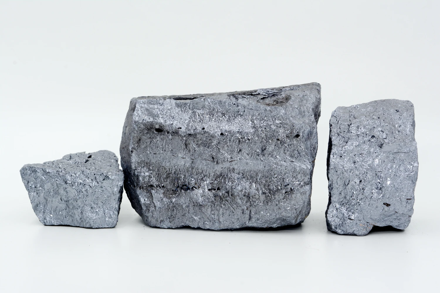 High Pure Silicon Metal 553 441 421 521 3303 1101 2202 Aluminium Ingot Raw Materials Lump 10-50mm Ferro Alloy Supplier
