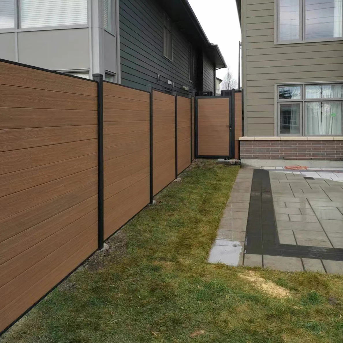 Manufacturer Eco Friendly Co-extrusion  Composite Privacy WPC Fence