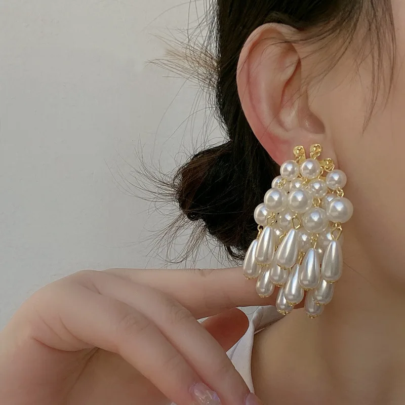 Retro Exaggerated Palace Style Oil Painting White Pearl Tassel Pendant Earrings Jewelry for women