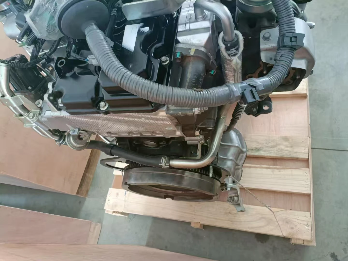 Четырехцилиндровый дизельный двигатель Isuzu 4JK1