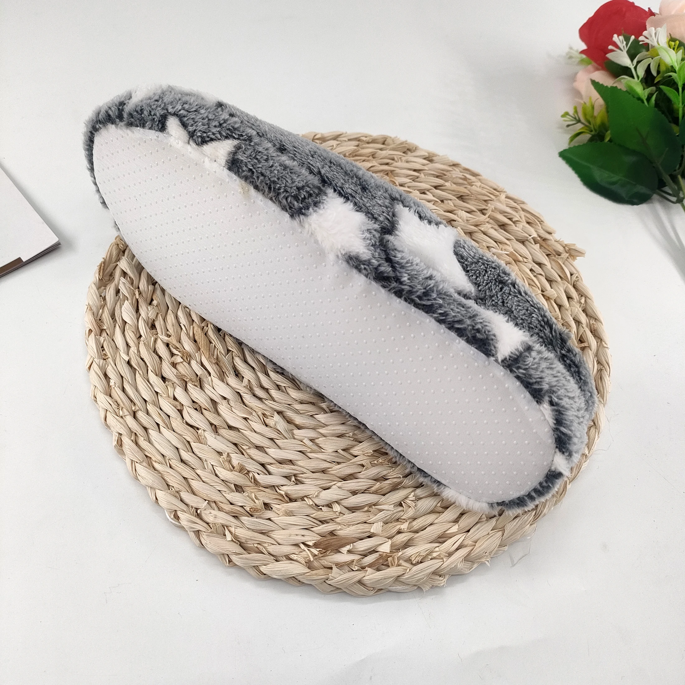Plush Bedroom Non-slip Couples Shoes Factory Wholesale Girls Soft Sole Luxury Flannel Home Women Fur Slippers