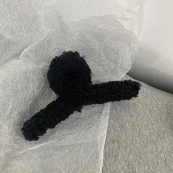 Wholesale fashion lamb fur hair claw hair accessories custom 13cm plush shark clip claw for women