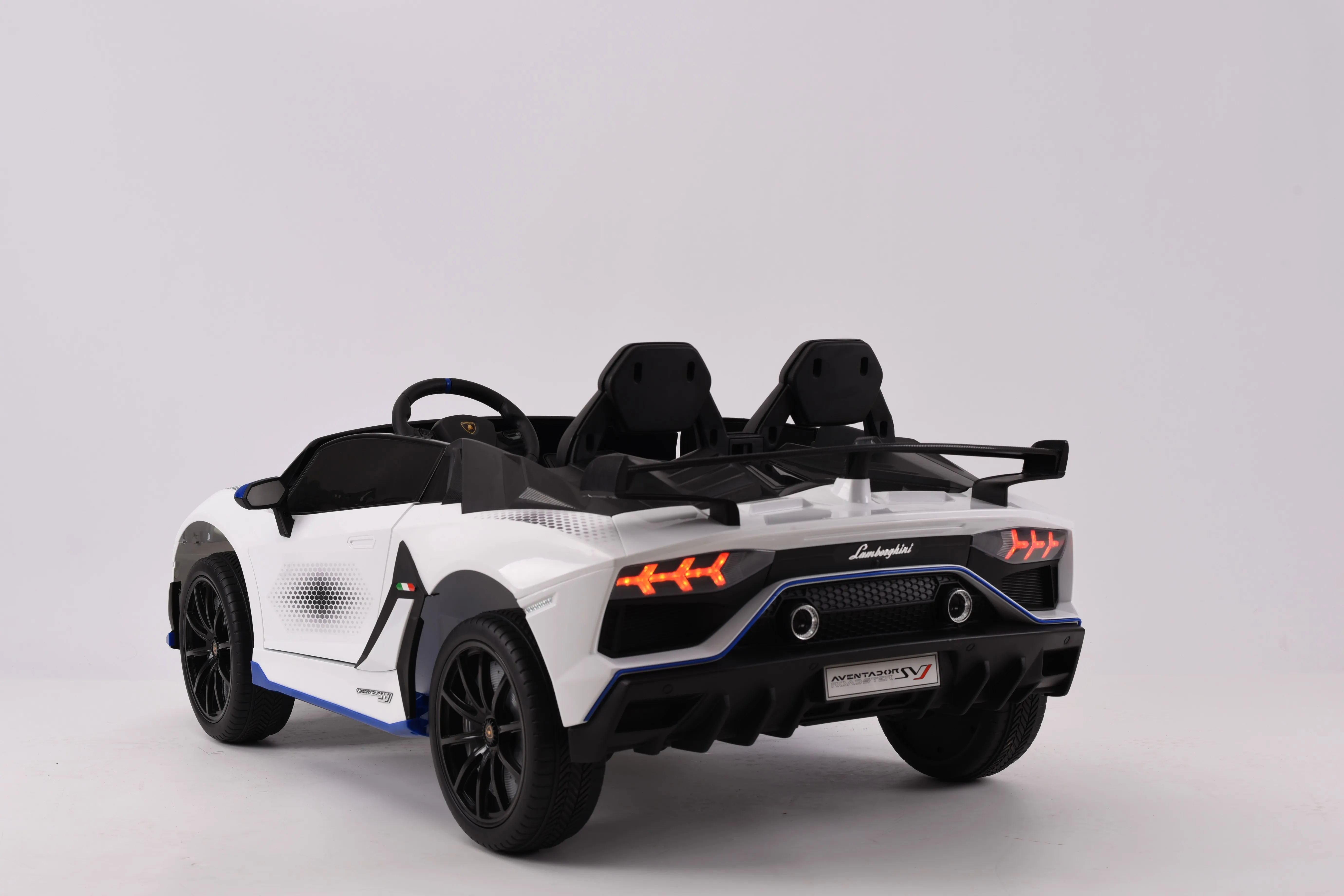 Hot Sale Kids Electric Police Car Toy High Quality Plastic Ride-on Car for Big Children Aged 11 Remote Controlled Cheap Price