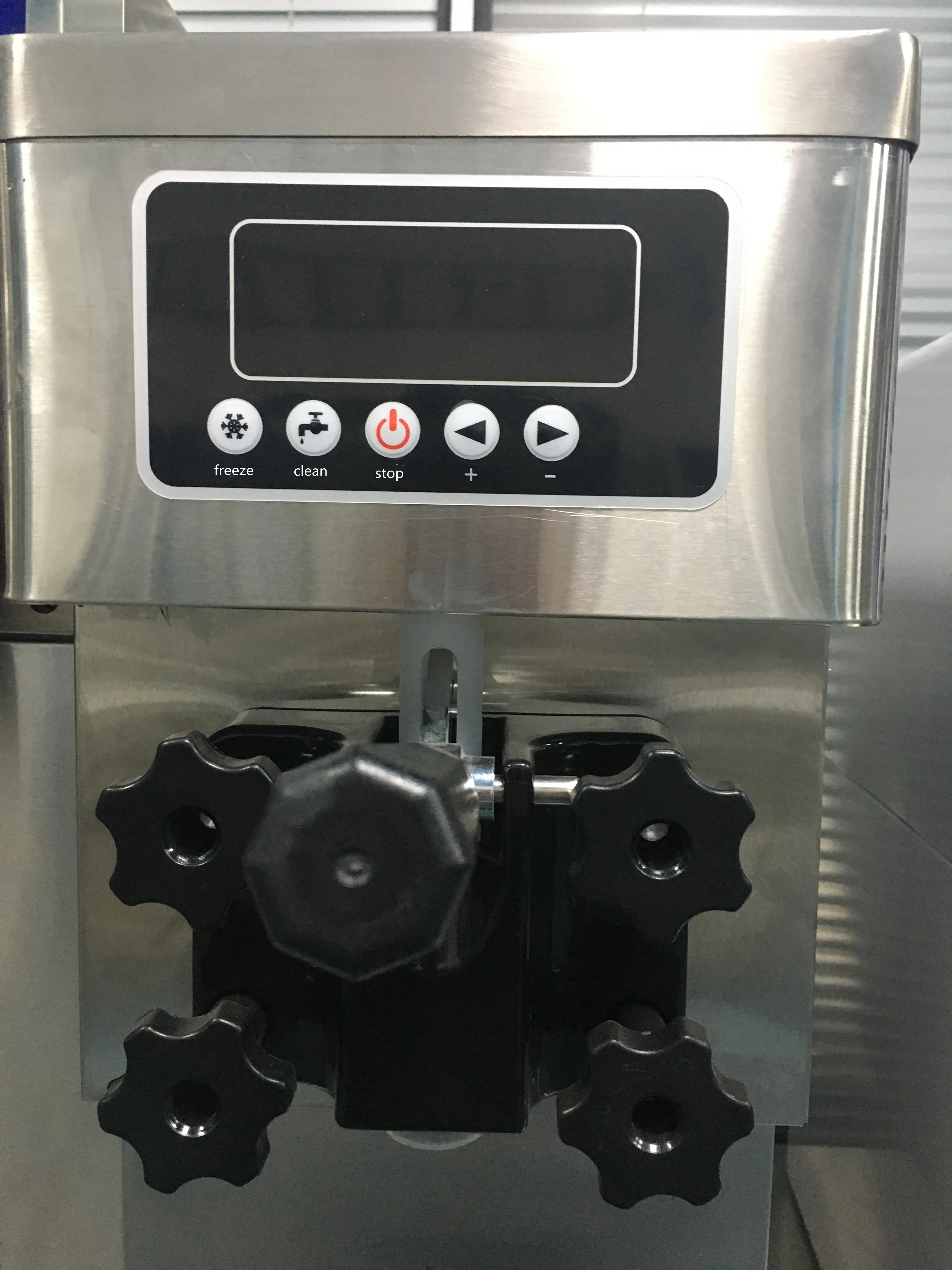 Commercial Cone Softee Softy Icecream Frozen Yogurt Soft Serve Making Soft Ice Cream Machine Price 12v ice maker