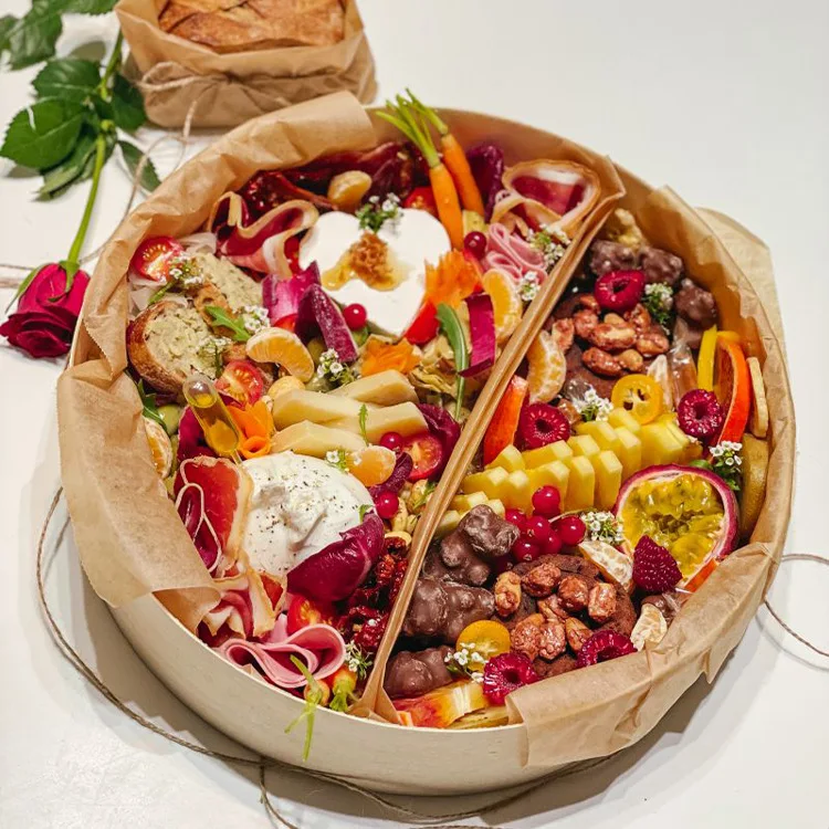 Factory Directly Sale Customized Logo Cheese platter Wooden Round Box Disposable Cake Lunch Food Container