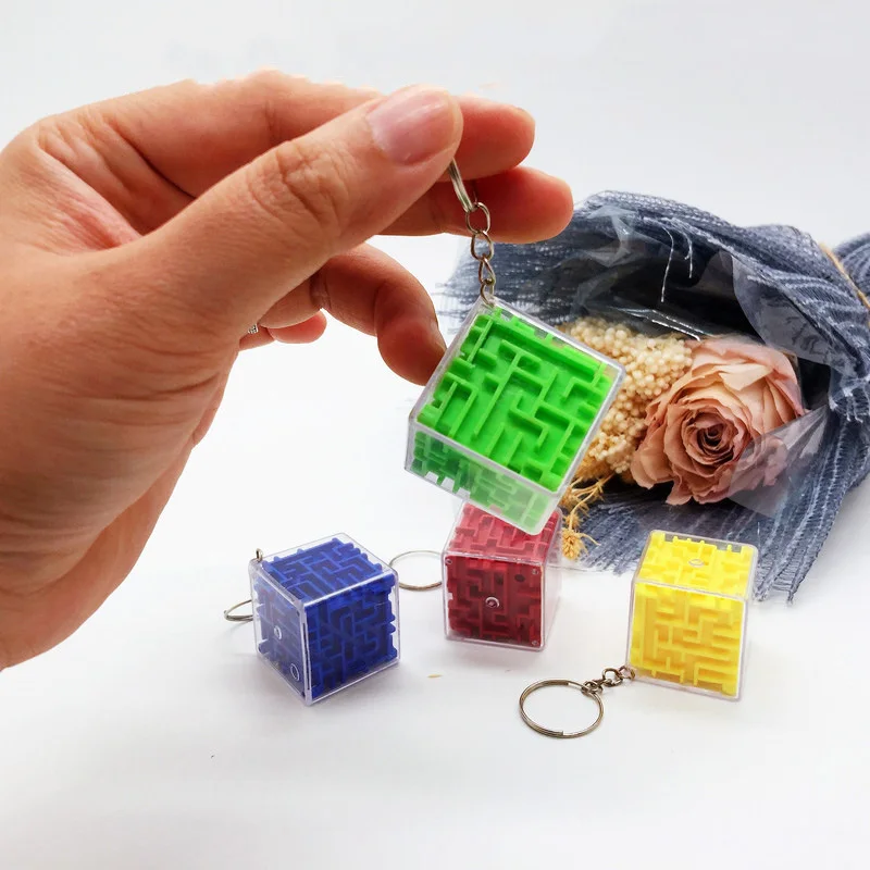 Factory Creative 3D Small Mini Maze Game Puzzle Early Education Keychain Toy For Kids