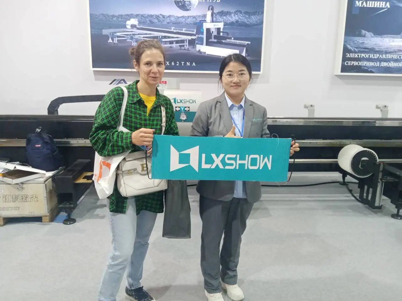 LX Side Mount  45 Degrees H Beam Profile And Square Pipe Laser Cutter Ms Ss Lazer Tube Pipe Cutting For Metal